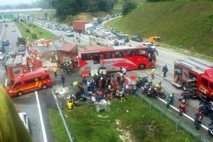 حمل و نقل جاده ای و تصادفات